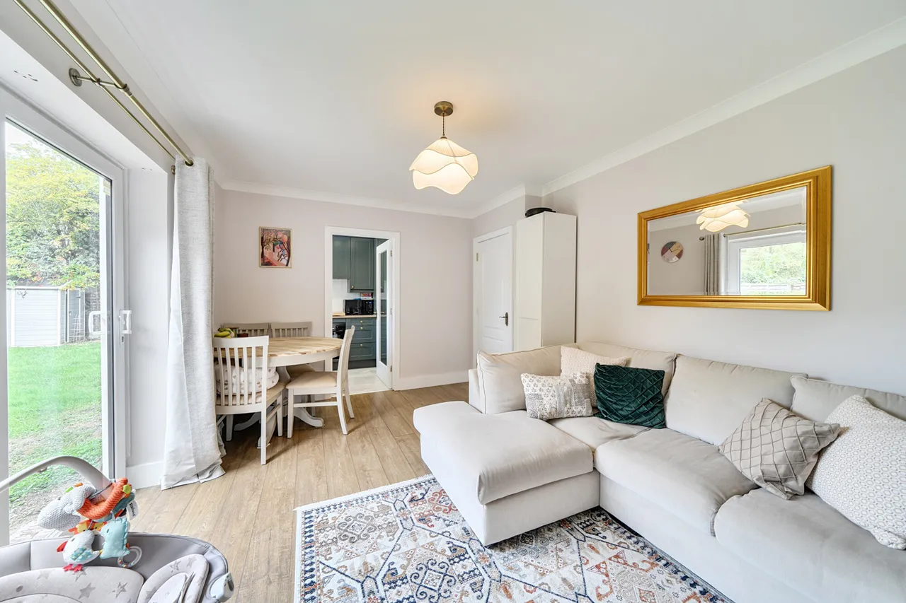 Cherry Gardens, Northolt, UB5, photo 3