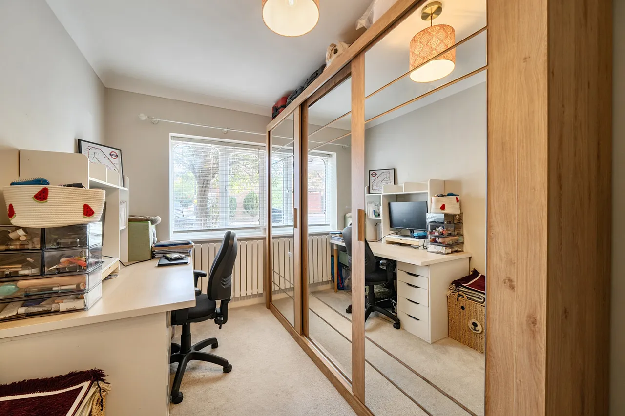Cherry Gardens, Northolt, UB5, photo 8