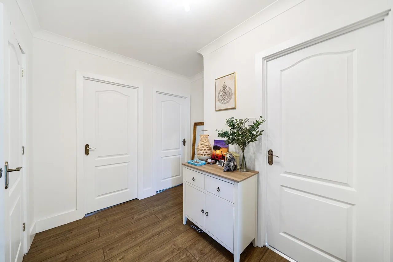 Cherry Gardens, Northolt, UB5, photo 4