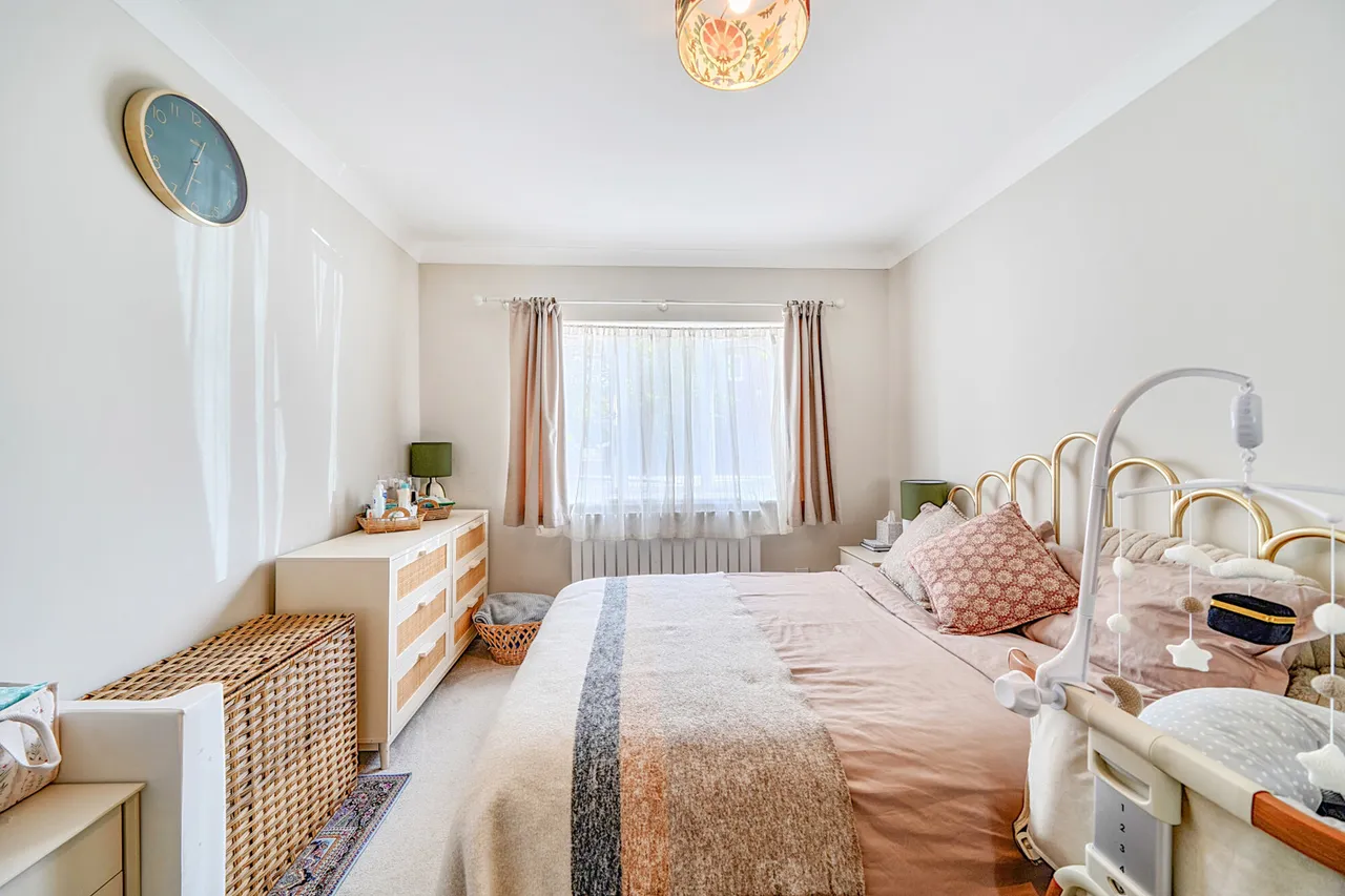 Cherry Gardens, Northolt, UB5, photo 18