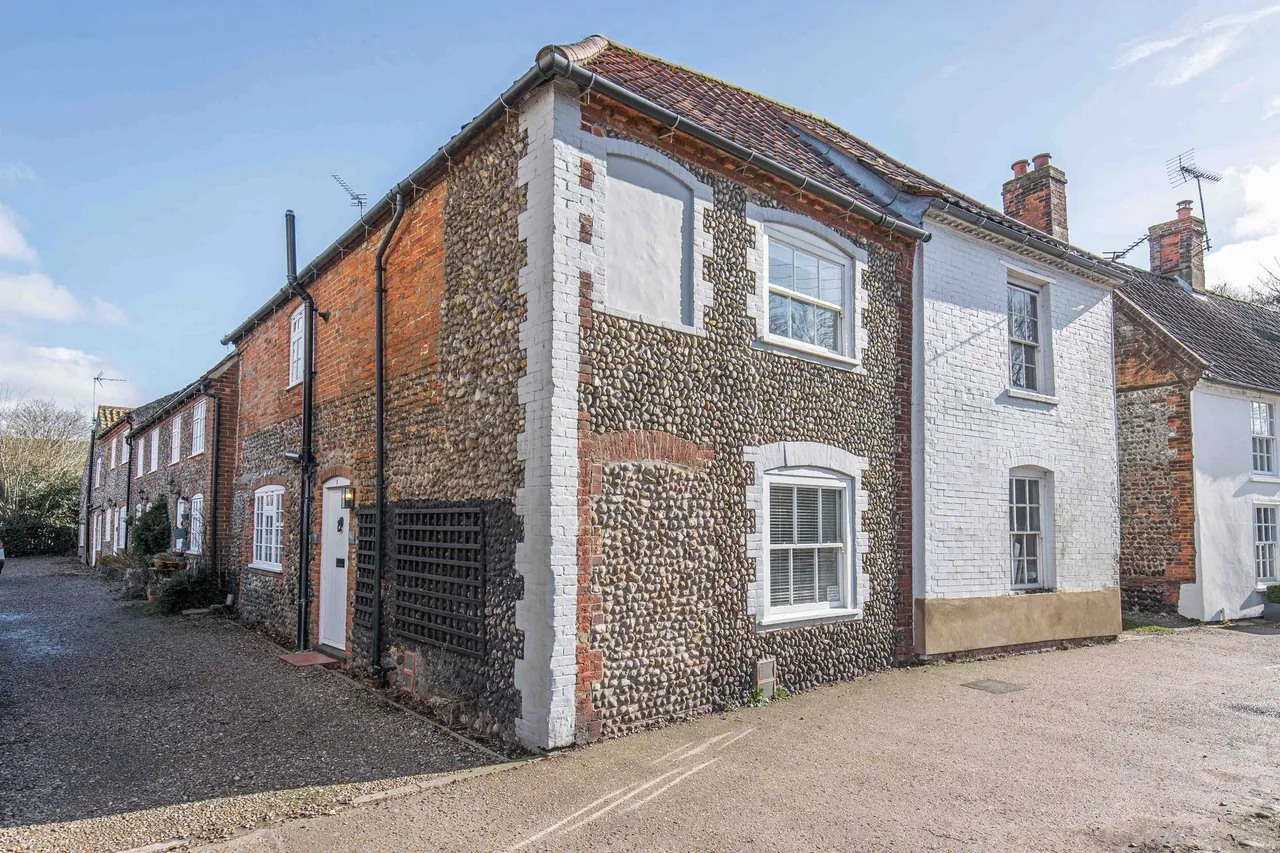 2 bed house for sale, Holt