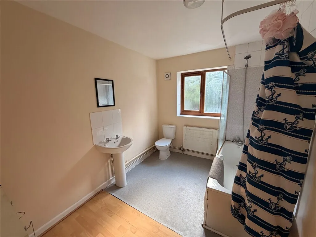 Wood Road, Pontypridd, CF37, photo 2