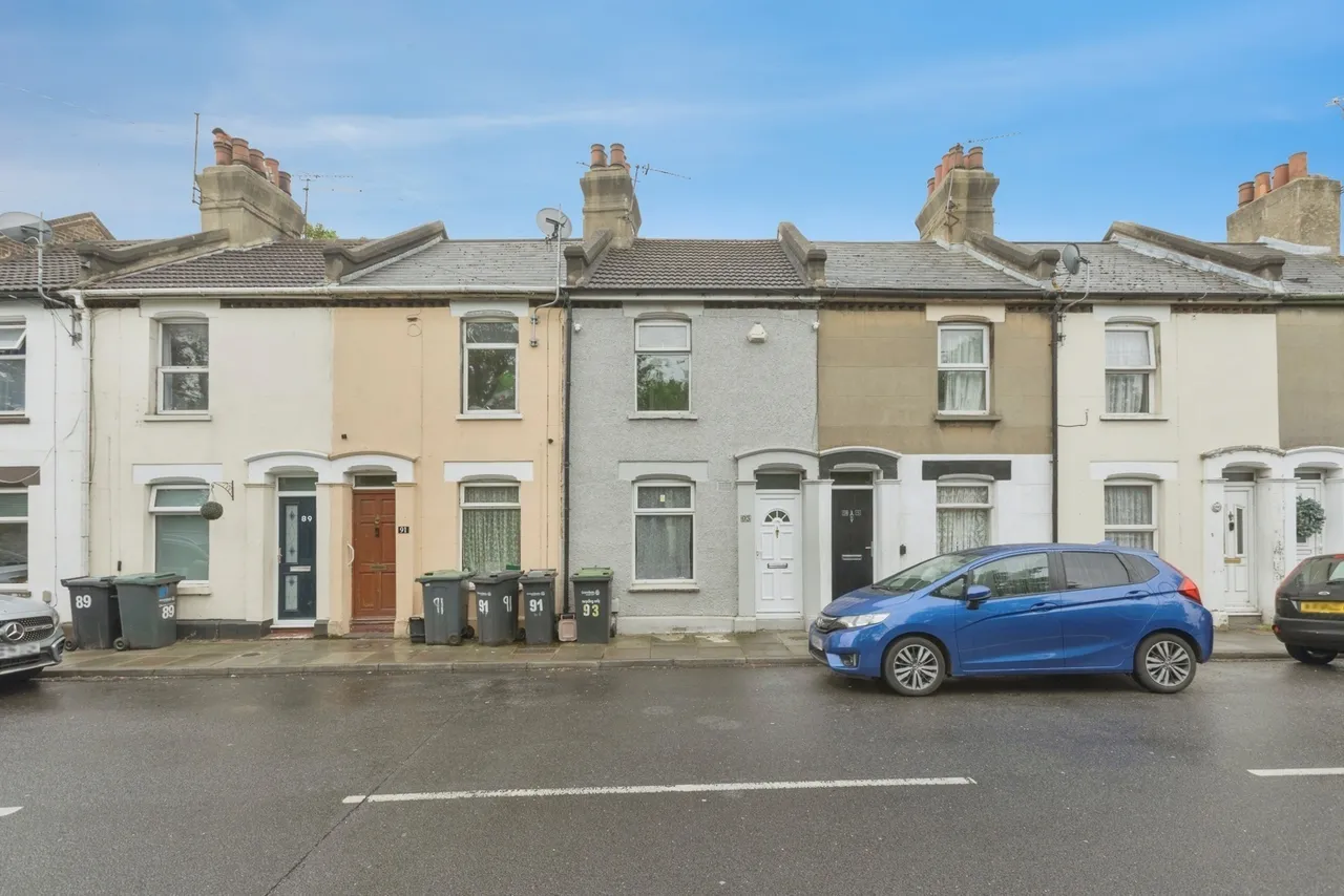 Dover Road East, DA11, photo 16