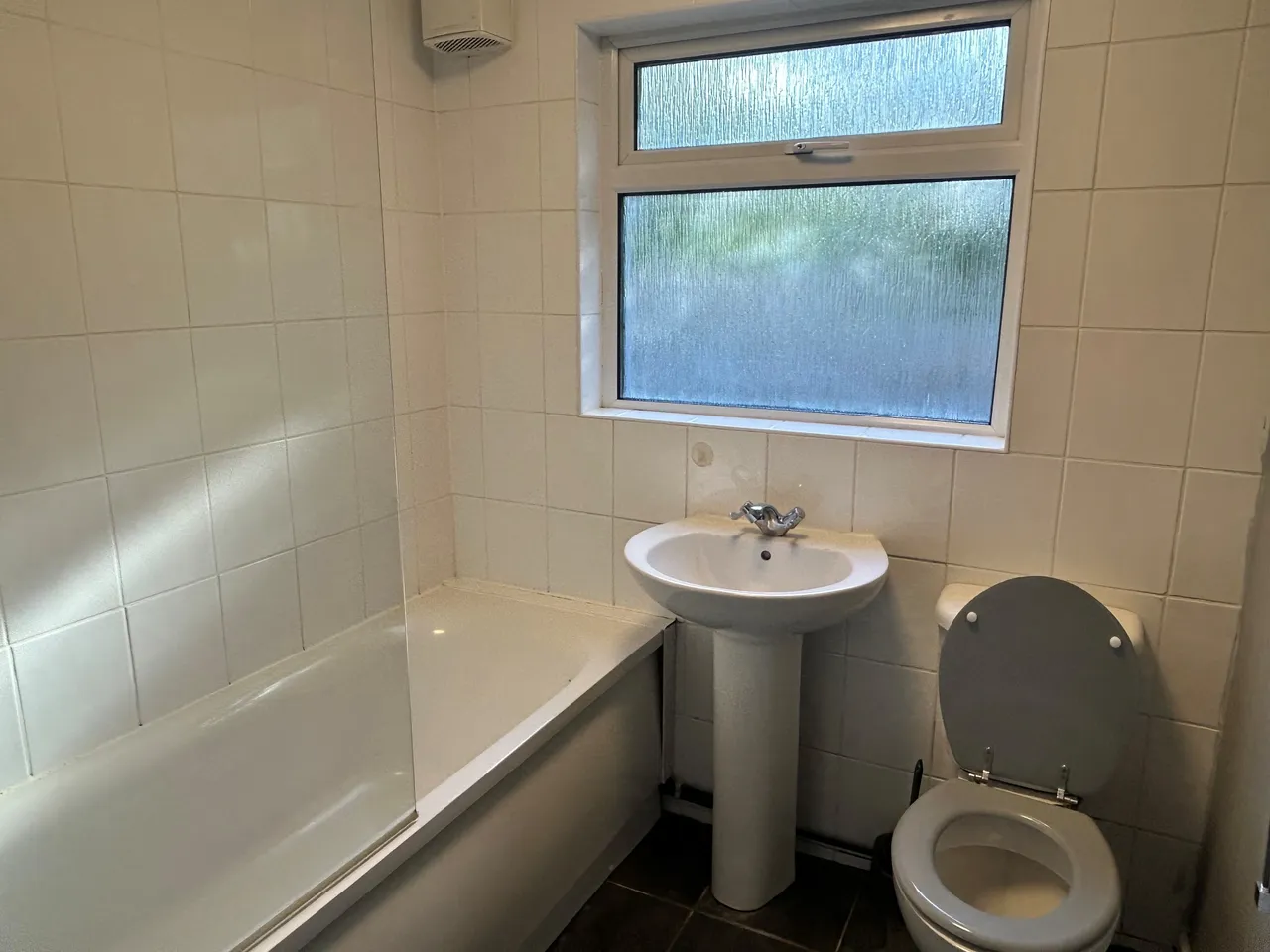 Dover Road East, DA11, photo 13
