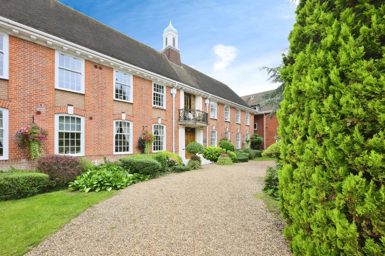 1 bed retirement property for sale — High Street, Hoddesdon