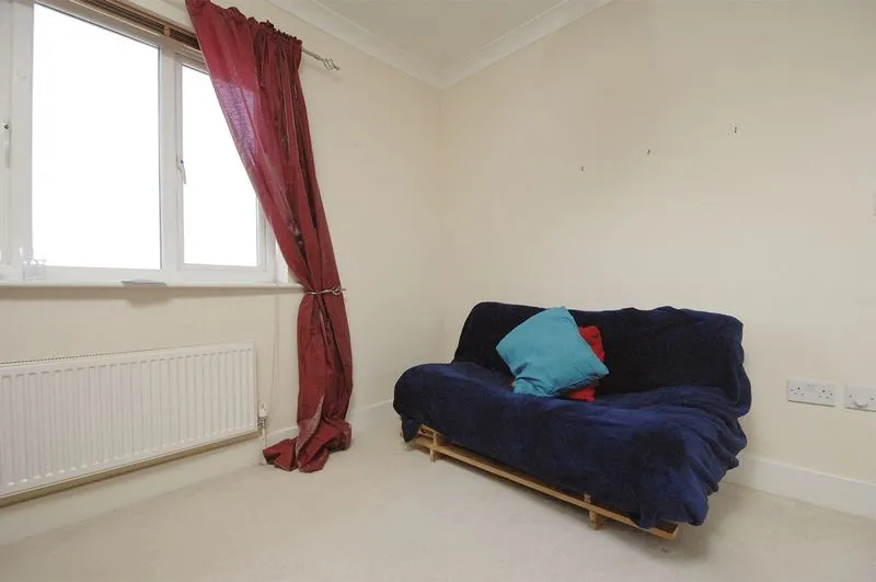 Isis House Bridge Wharf, Chertsey KT16 8LB, photo 7