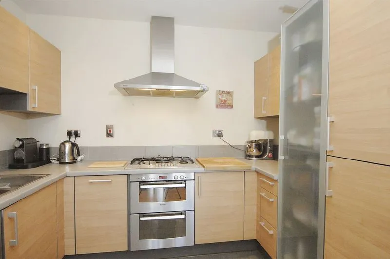 Isis House Bridge Wharf, Chertsey KT16 8LB, photo 5