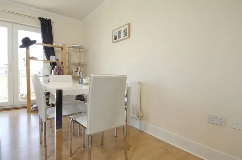Isis House Bridge Wharf, Chertsey KT16 8LB, photo 6