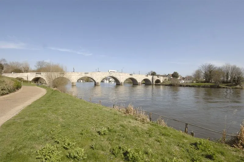 Isis House Bridge Wharf, Chertsey KT16 8LB, photo 3