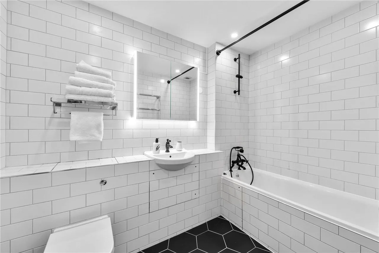 Apex House, 17 Bacon Street, London, E1, photo 7
