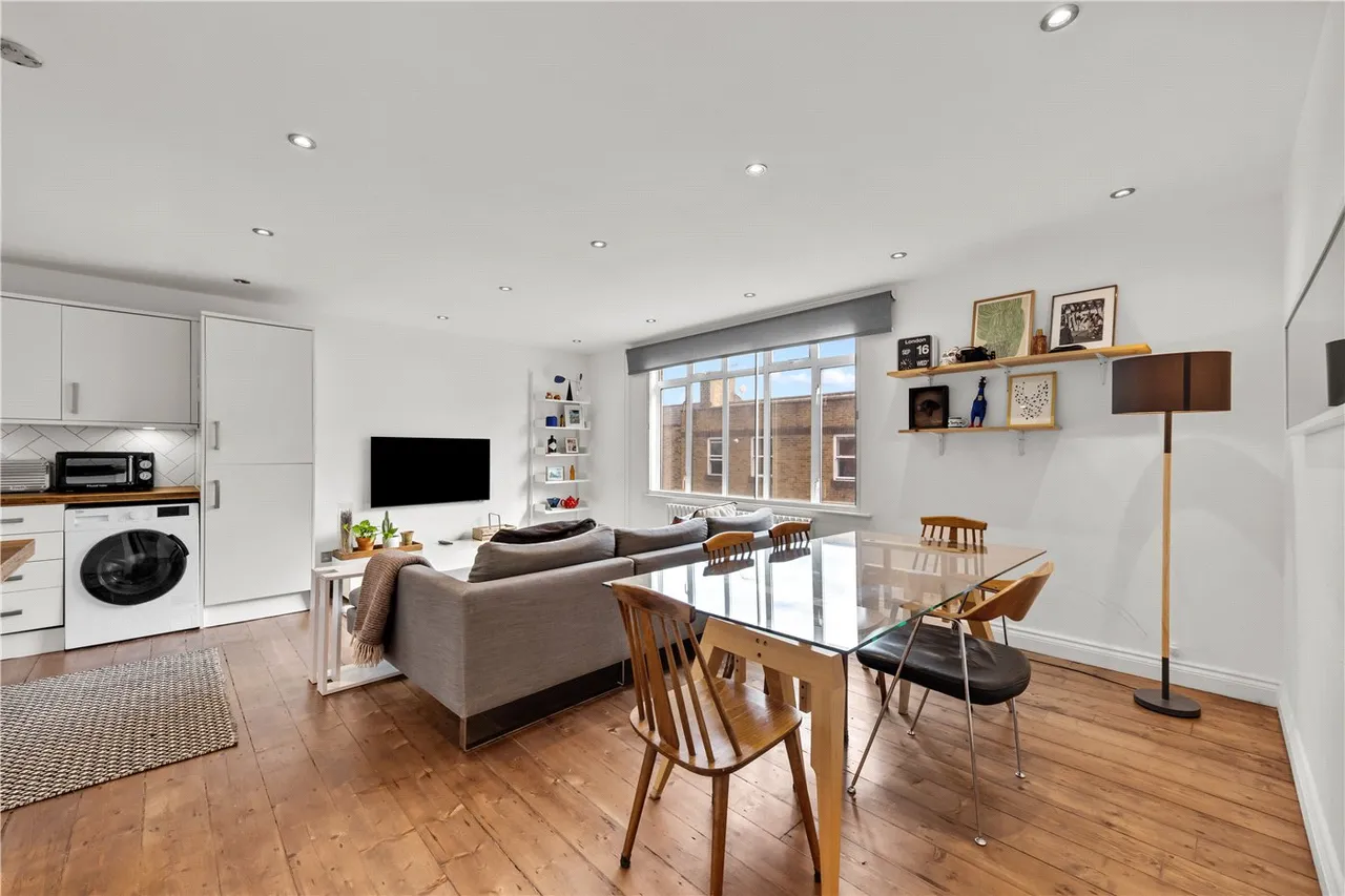 2 bed flat for sale — Apex House, 17 Bacon Street, London, E1
