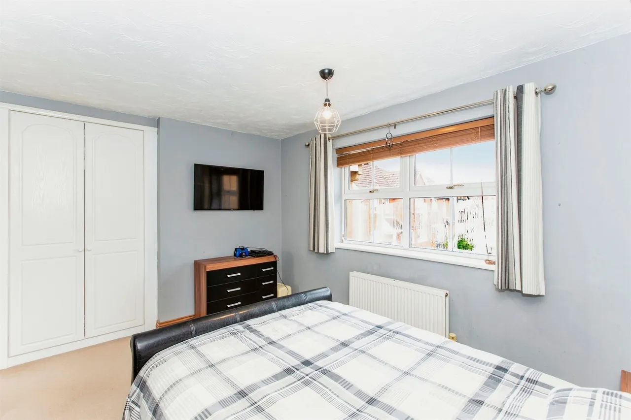 Warwick Gardens, Kettering, NN14, photo 12