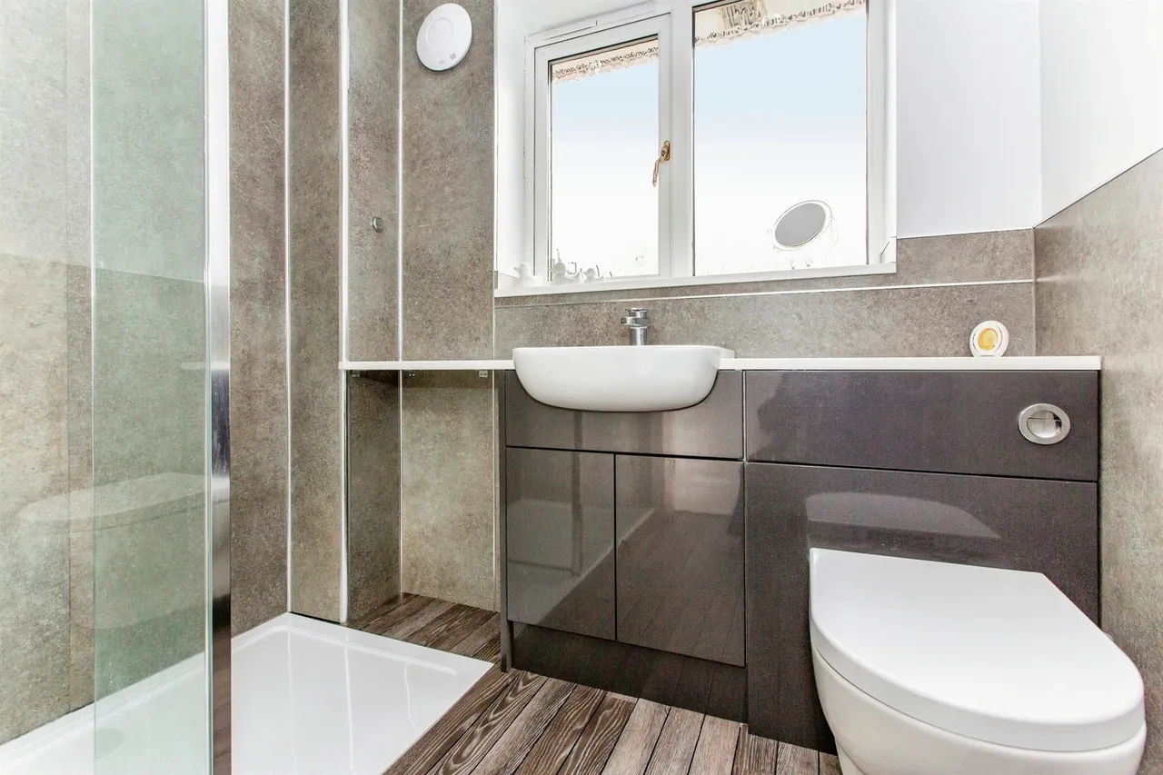 Warwick Gardens, Kettering, NN14, photo 14