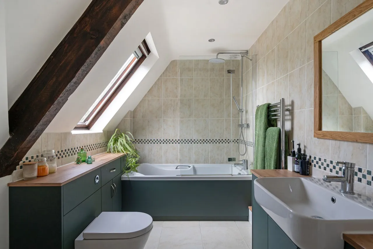 Driffield, Cirencester, Gloucestershire, GL7 5PY, photo 12