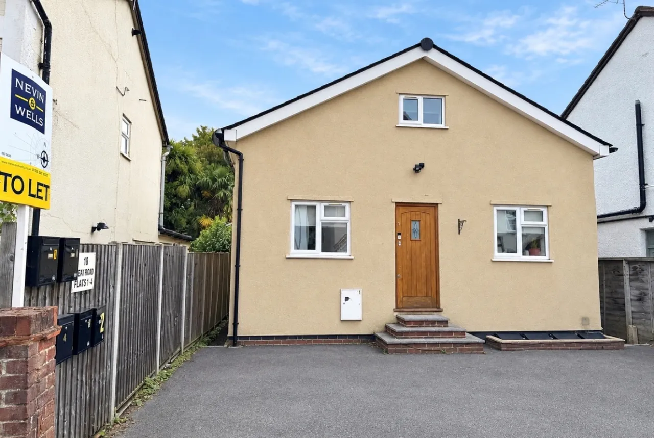 1 bed flat to rent, New Road, Middlesex Staines-upon-Thames, TW18