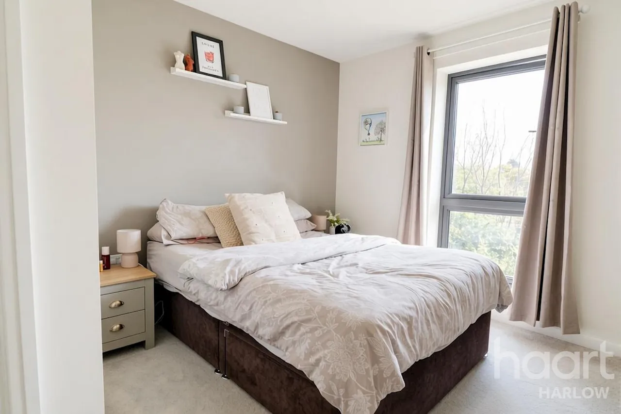 Blackthorn Drive, Harlow, CM17, photo 6