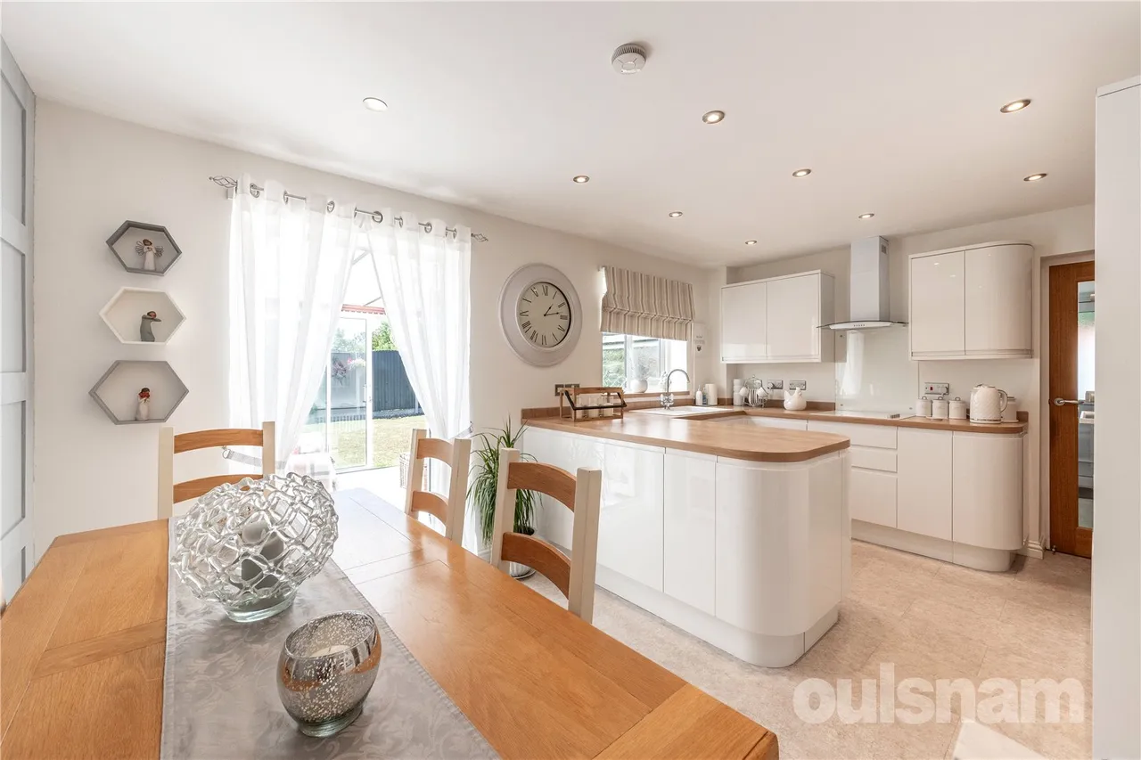 Kingscote Close Church Hill North, Redditch, Worcestershire, B98 9LJ, photo 3