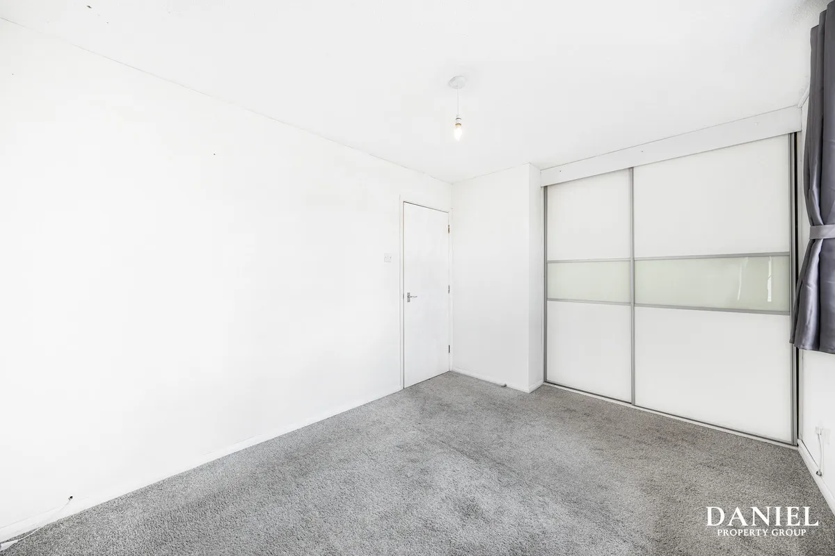 Blackthorn Court, Langdon Hills, SS16, photo 10