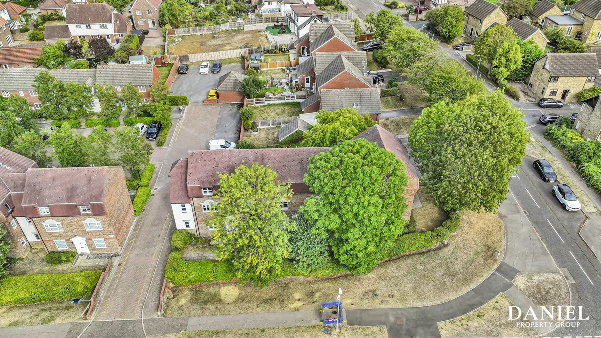 Blackthorn Court, Langdon Hills, SS16, photo 18