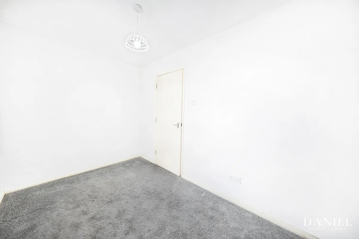 Blackthorn Court, Langdon Hills, SS16, photo 15