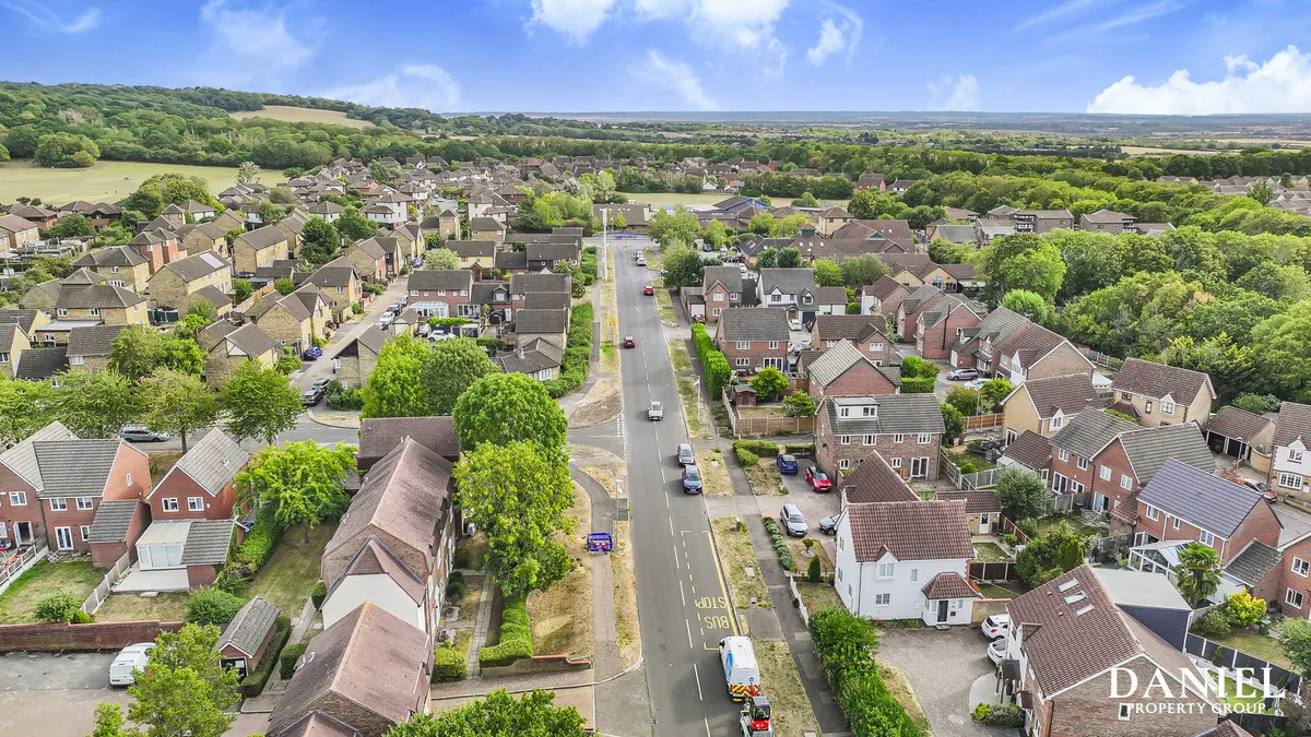 Blackthorn Court, Langdon Hills, SS16, photo 19