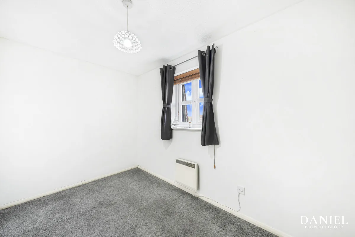 Blackthorn Court, Langdon Hills, SS16, photo 13
