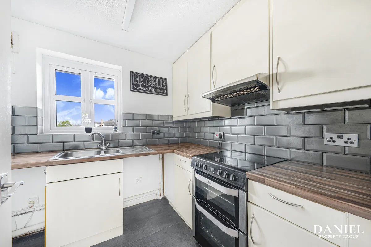 Blackthorn Court, Langdon Hills, SS16, photo 5