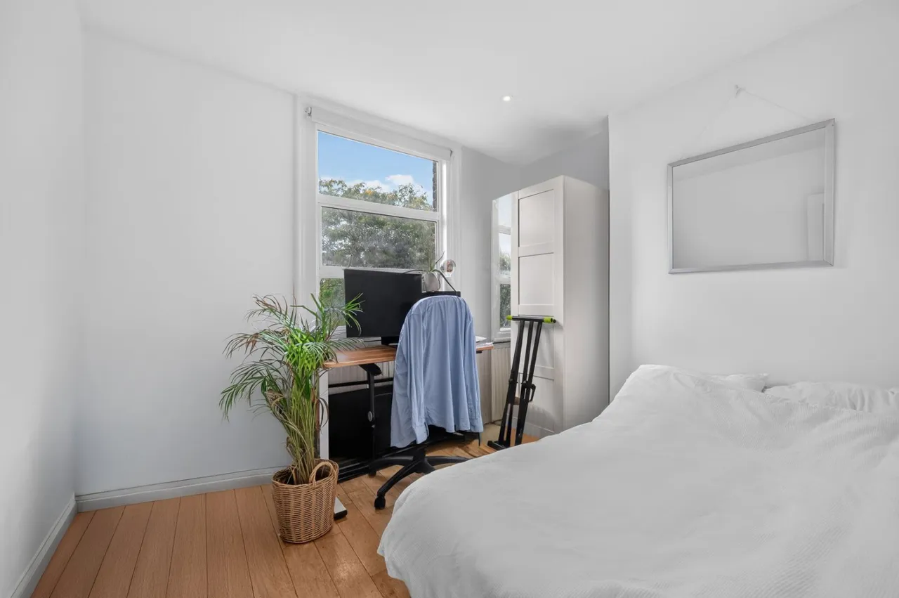Bathurst Gardens, London, NW10, photo 6