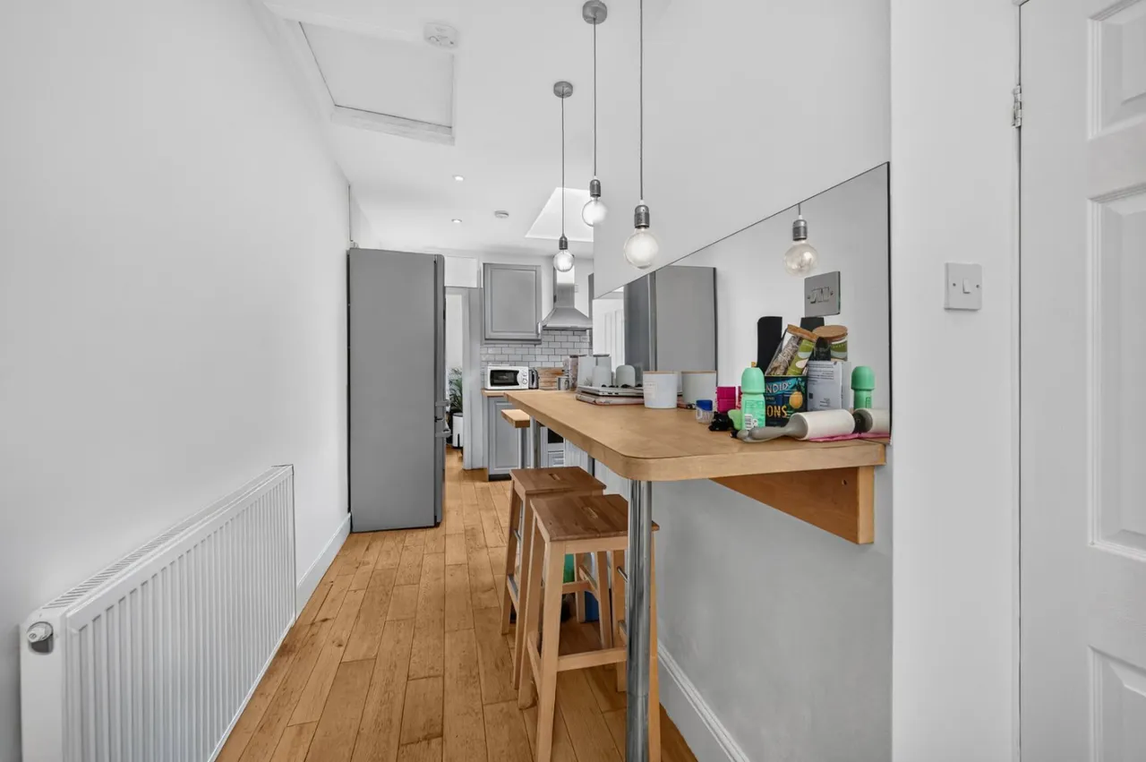 Bathurst Gardens, London, NW10, photo 8