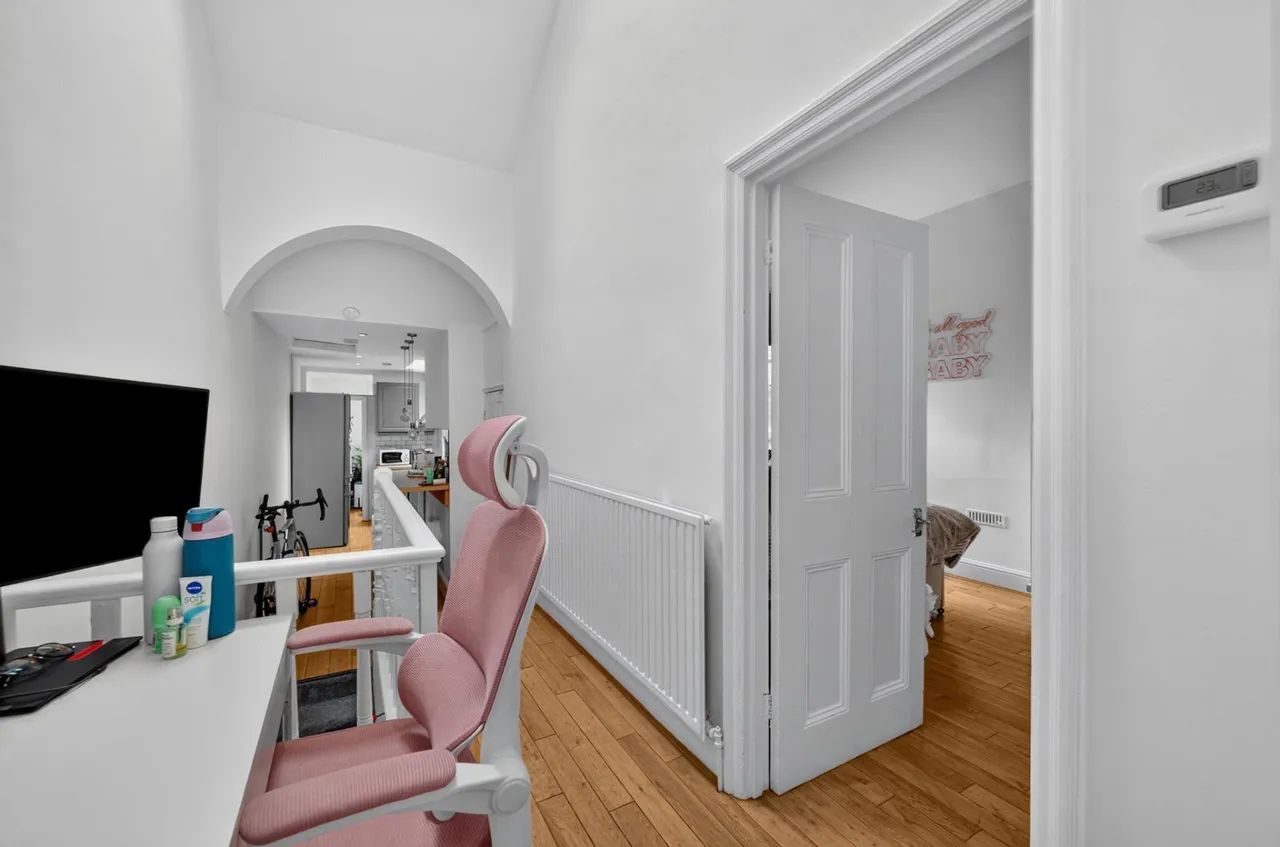 Bathurst Gardens, London, NW10, photo 10