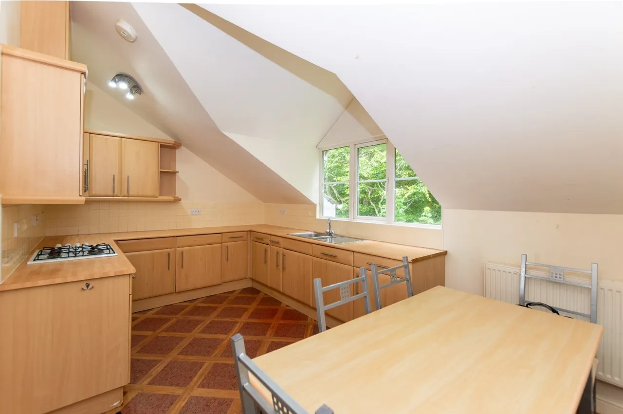 Ffordd Hebog, Y Felinheli, LL56, photo 4