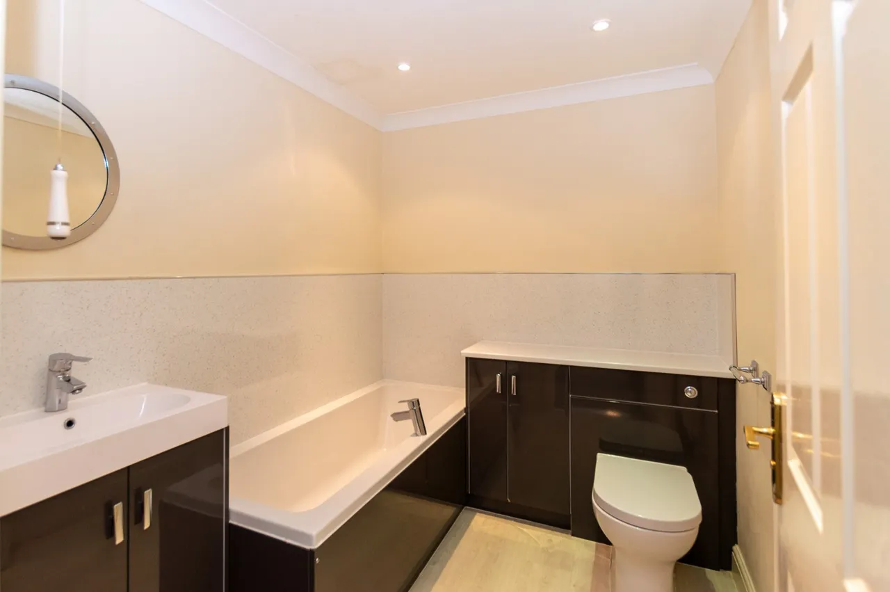 Ffordd Hebog, Y Felinheli, LL56, photo 9