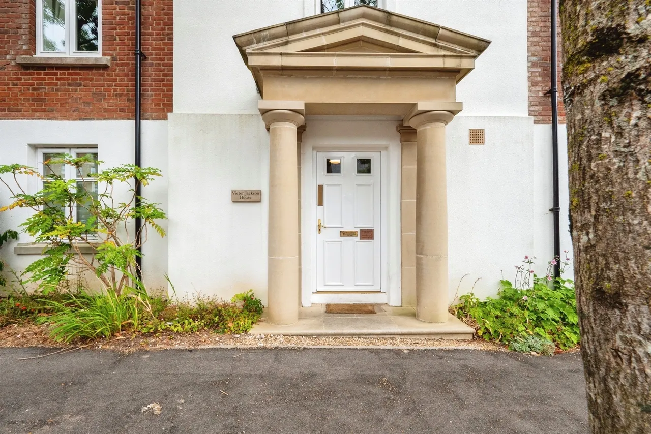Victor Jackson Avenue, Poundbury, DT1, photo 2