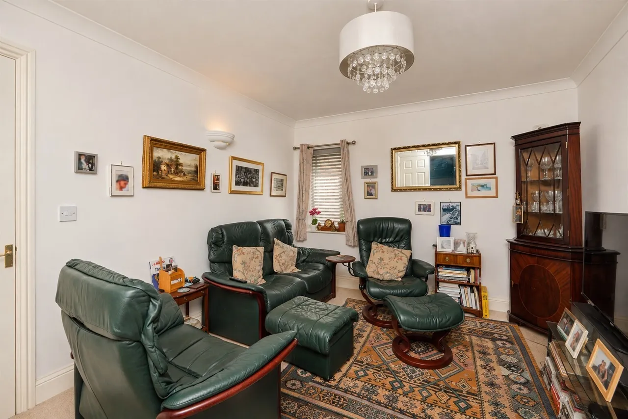 Victor Jackson Avenue, Poundbury, DT1, photo 4