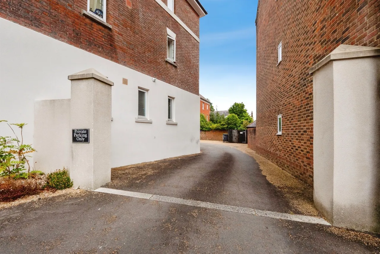 Victor Jackson Avenue, Poundbury, DT1, photo 7