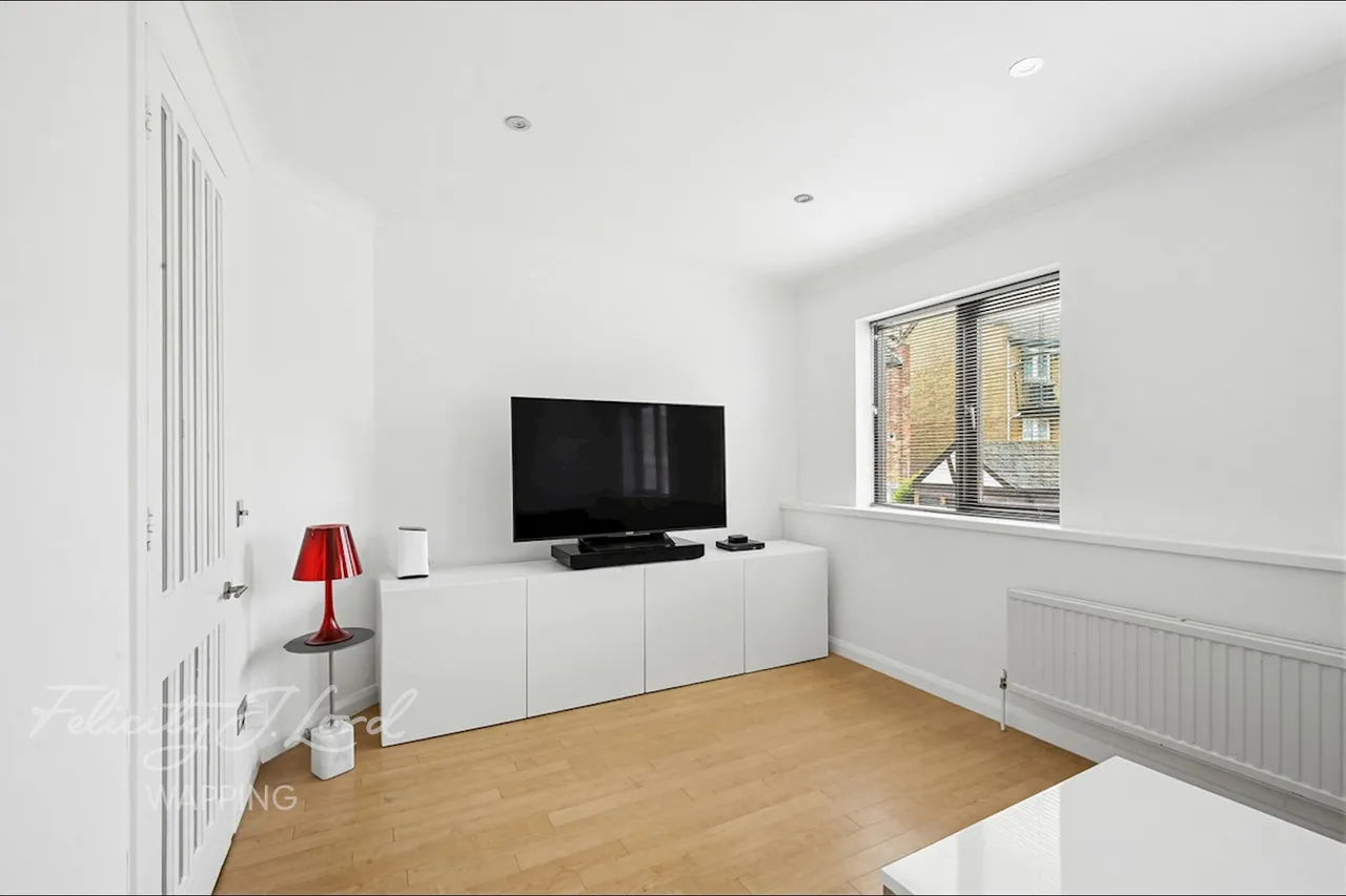 Wapping Wall, Wapping, E1W, photo 5