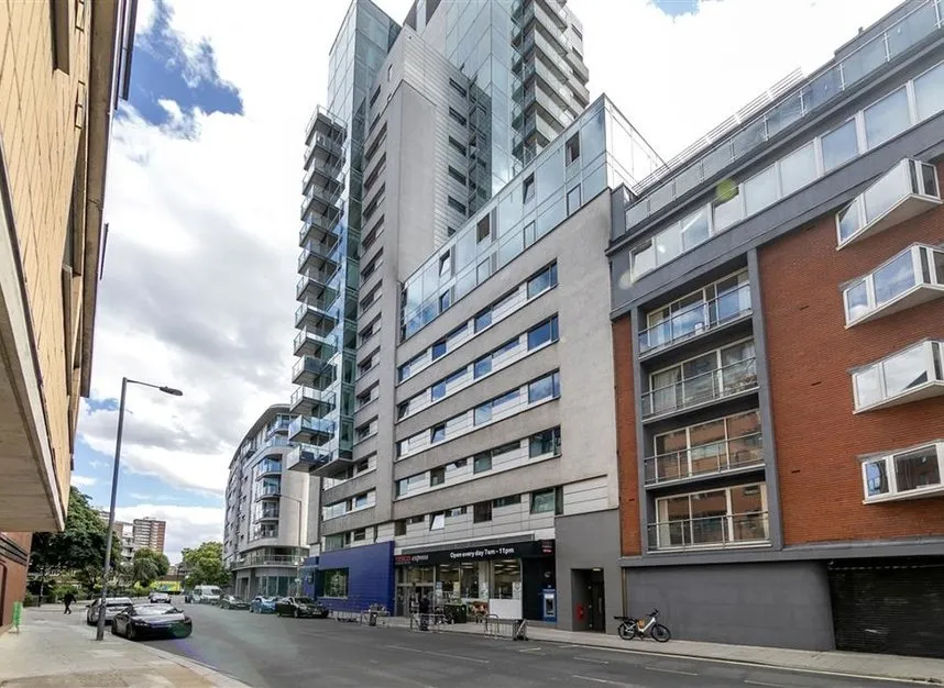 flat to rent — Long Lane, Borough, SE1