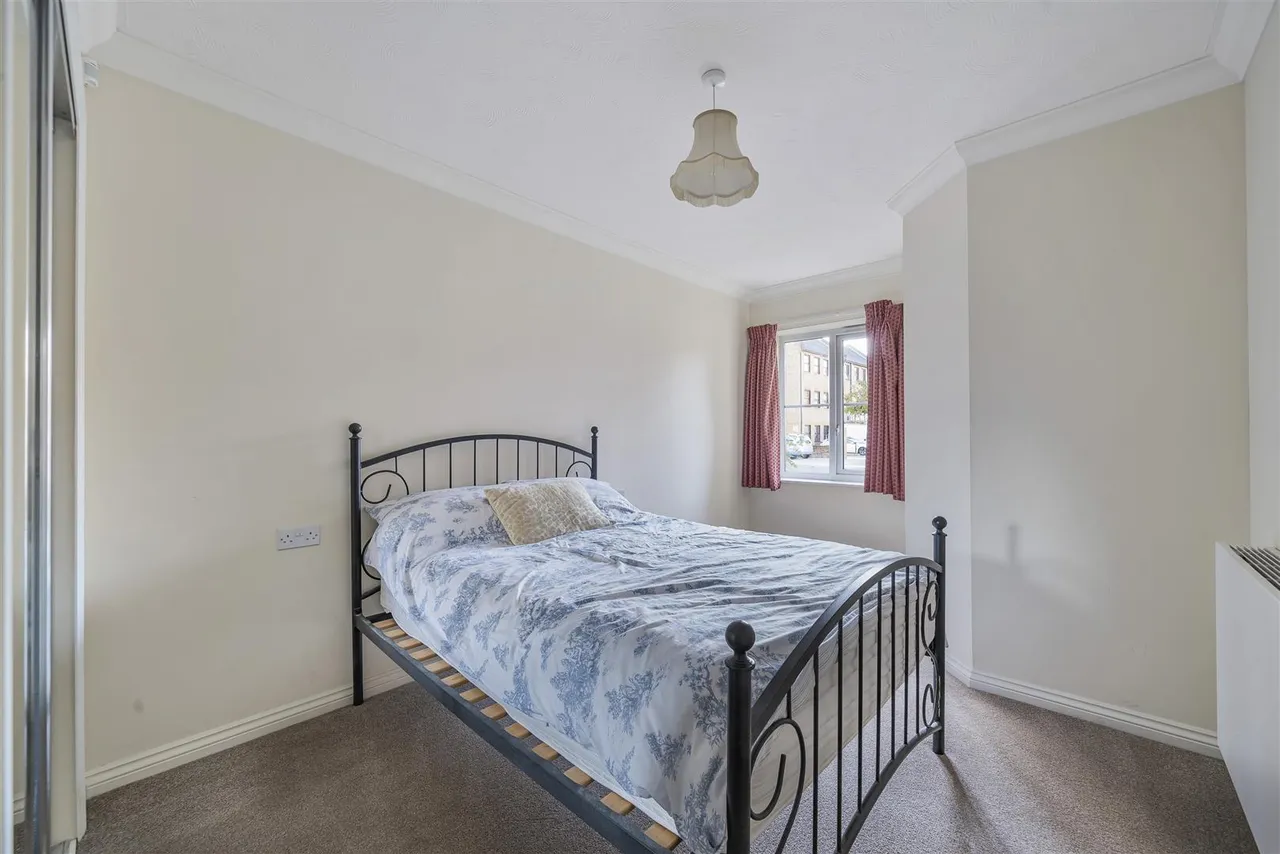 Churchfield Road, Walton-On-Thames, KT12, photo 5