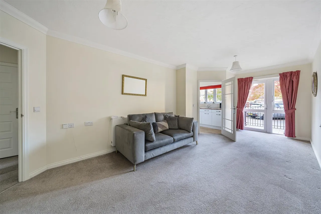 Churchfield Road, Walton-On-Thames, KT12, photo 8
