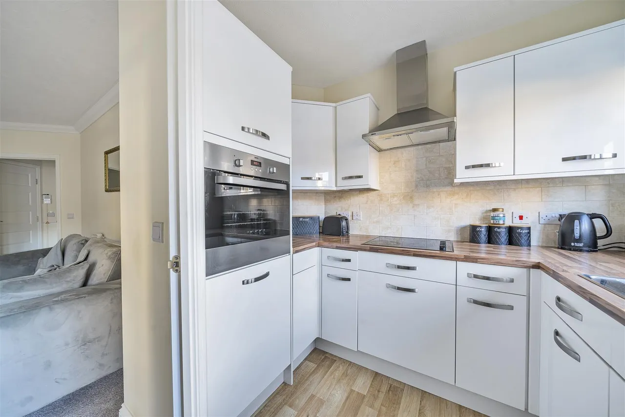 Churchfield Road, Walton-On-Thames, KT12, photo 4