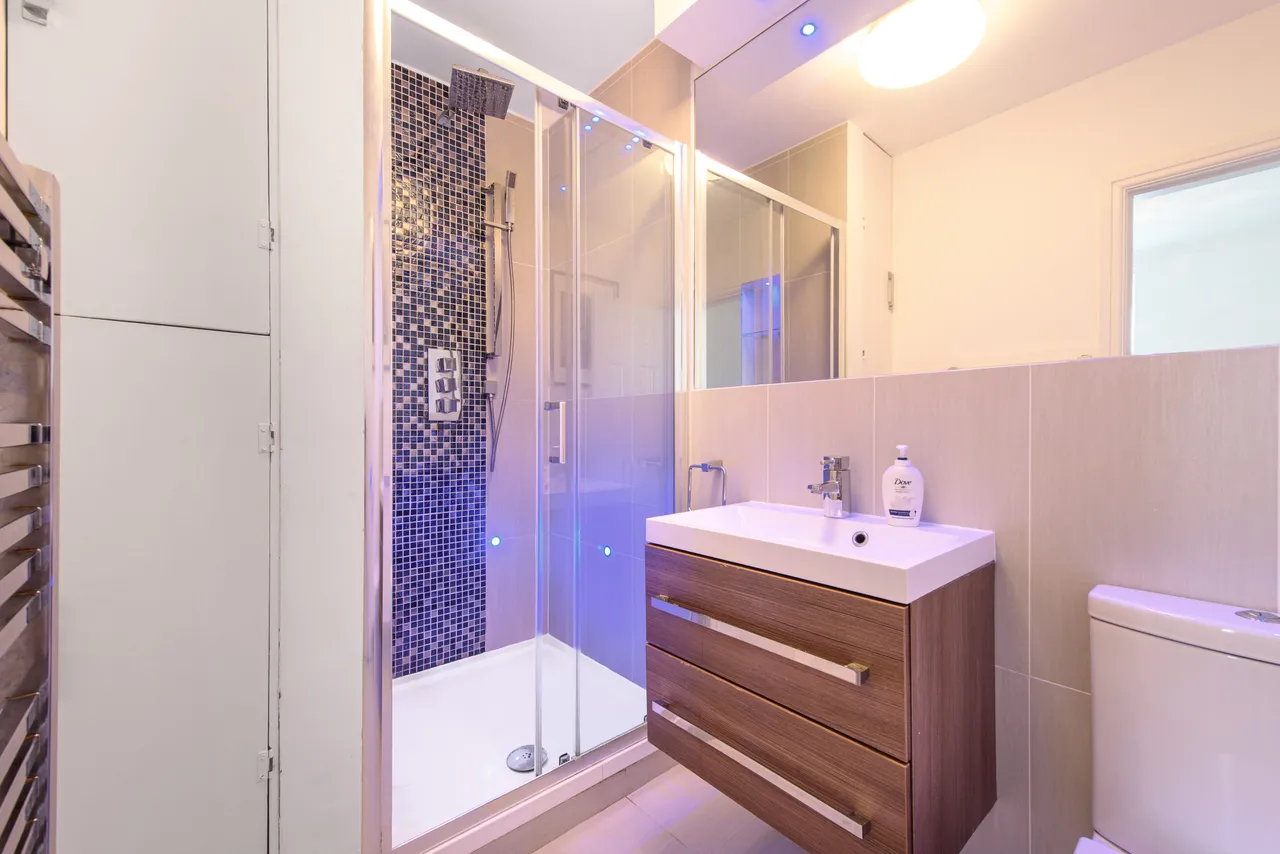 5 Grimshaw Close, North Road, London, photo 5