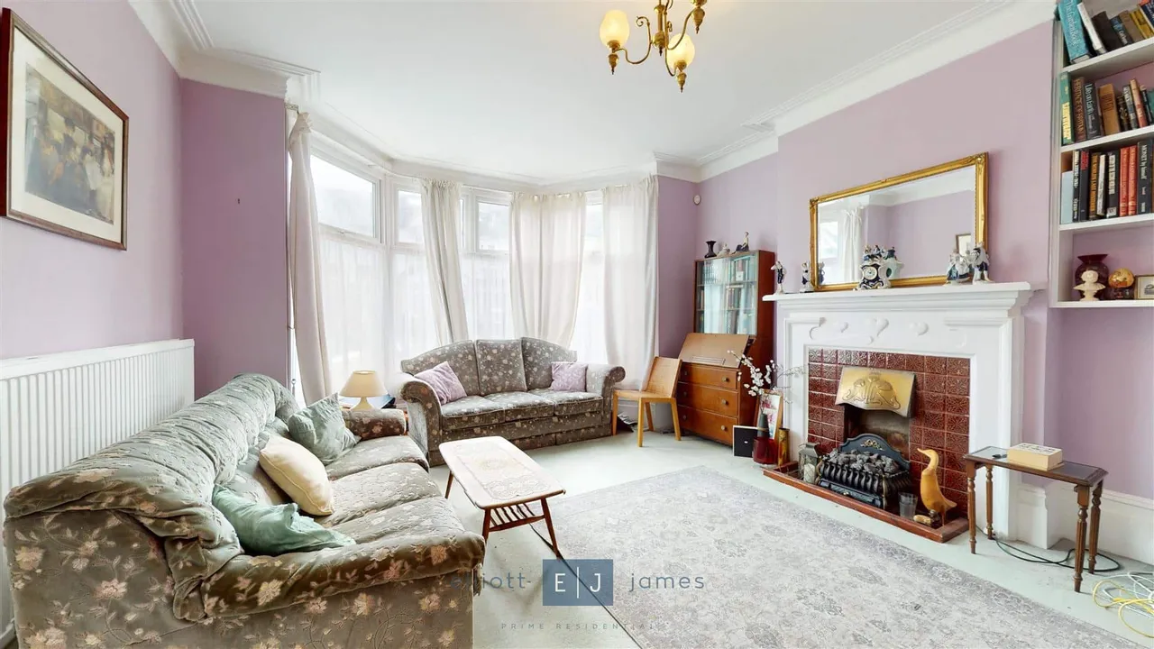 Empress Avenue, Woodford Green, IG8, photo 2