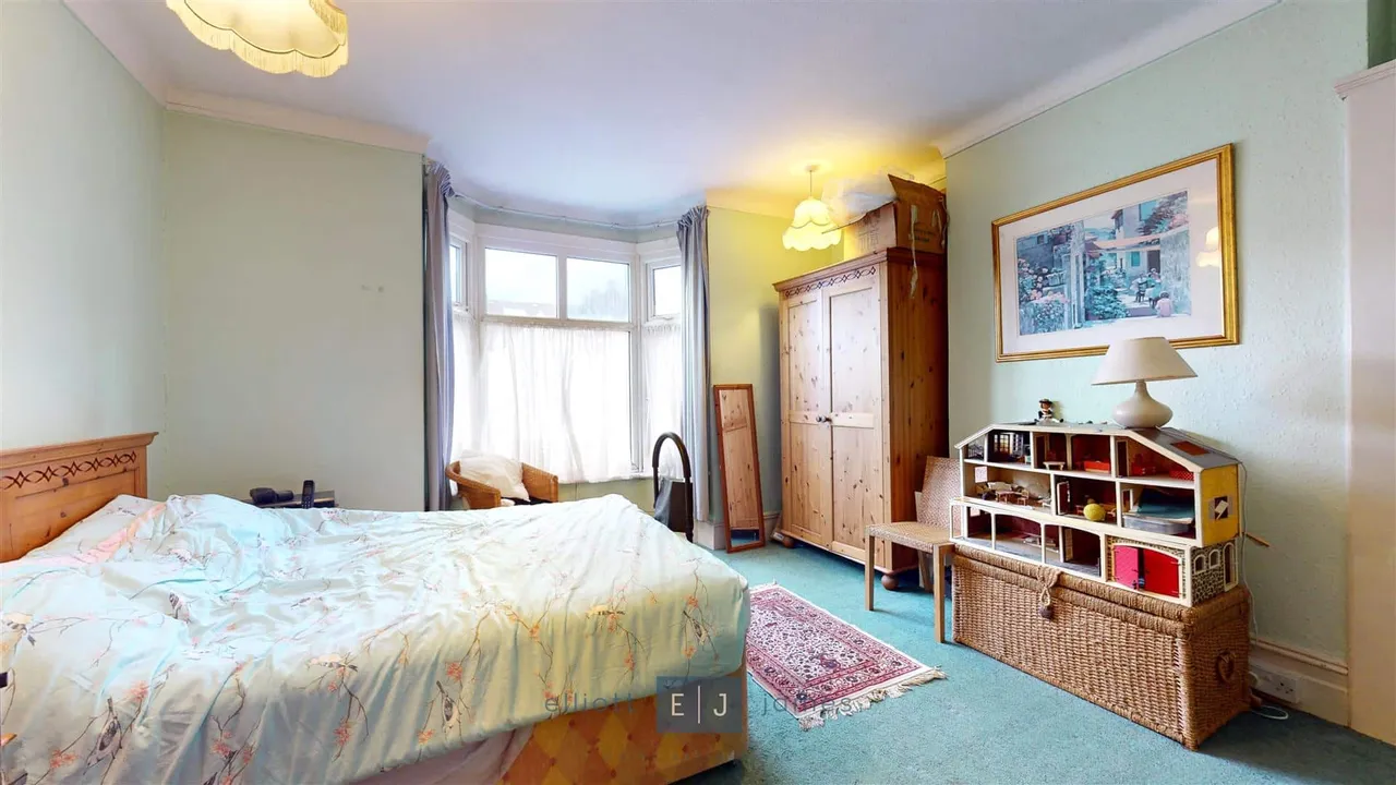 Empress Avenue, Woodford Green, IG8, photo 9