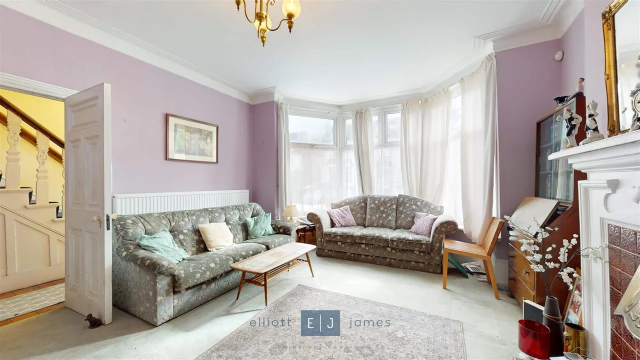 Empress Avenue, Woodford Green, IG8, photo 3