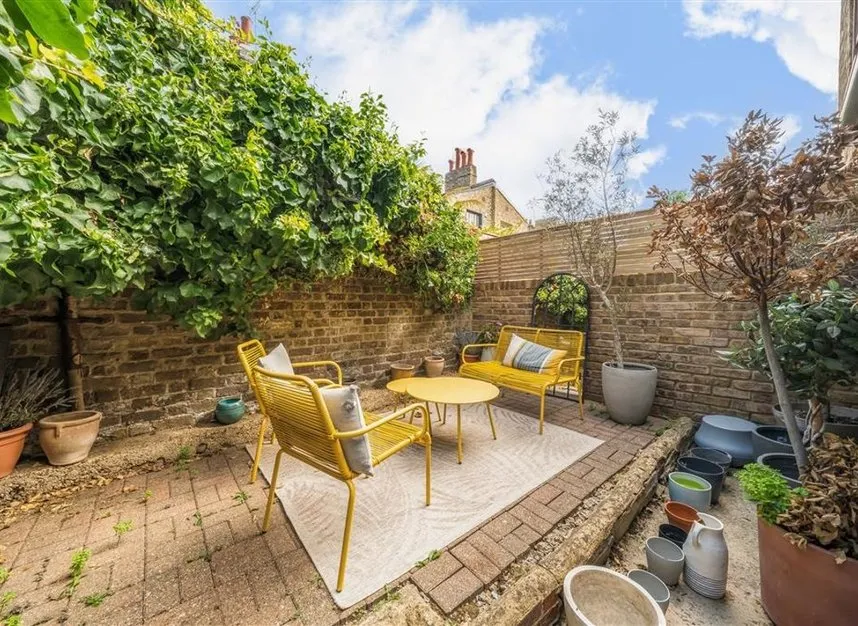 Wellington Row, Jesus Green, E2, photo 9