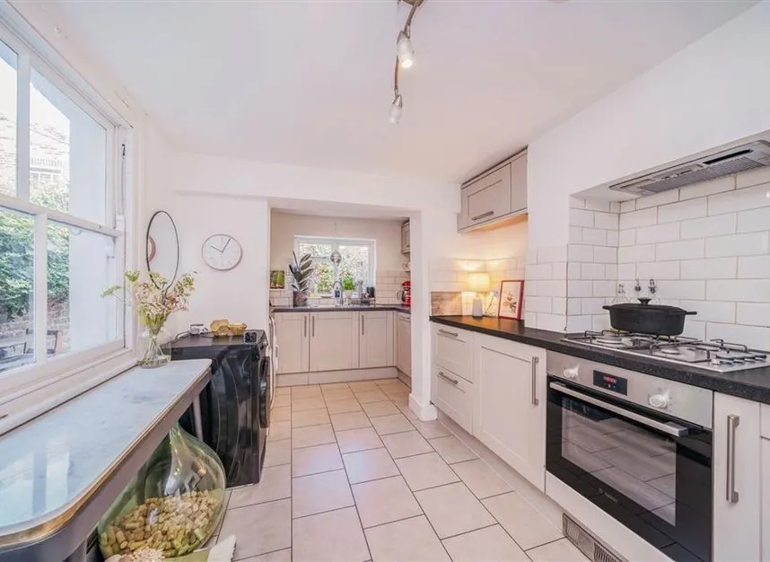Wellington Row, Jesus Green, E2, photo 5