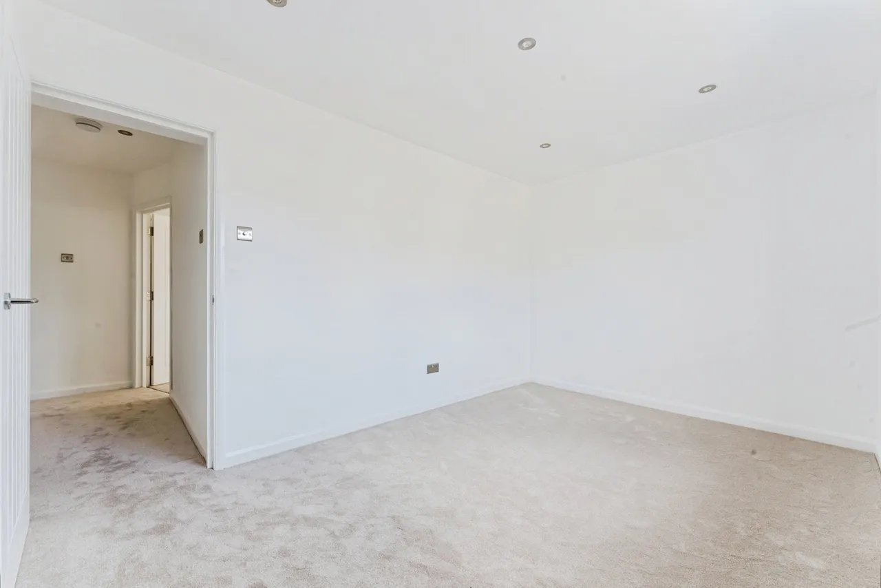 Grosvenor Road, Leyton, E10, photo 16