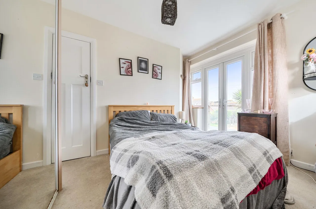 Southdean Drive, Middleton-On-Sea, PO22, photo 12