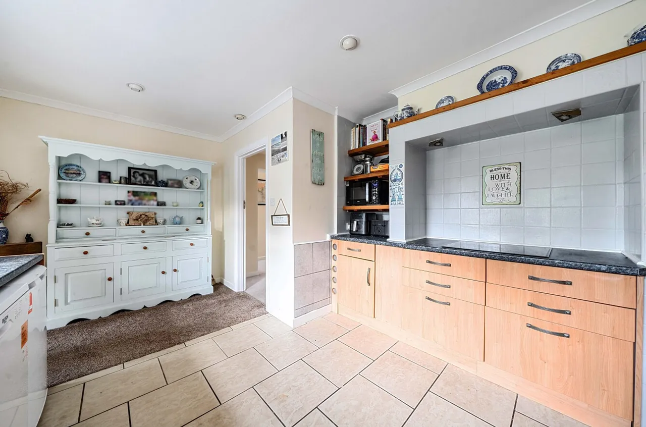 Southdean Drive, Middleton-On-Sea, PO22, photo 8