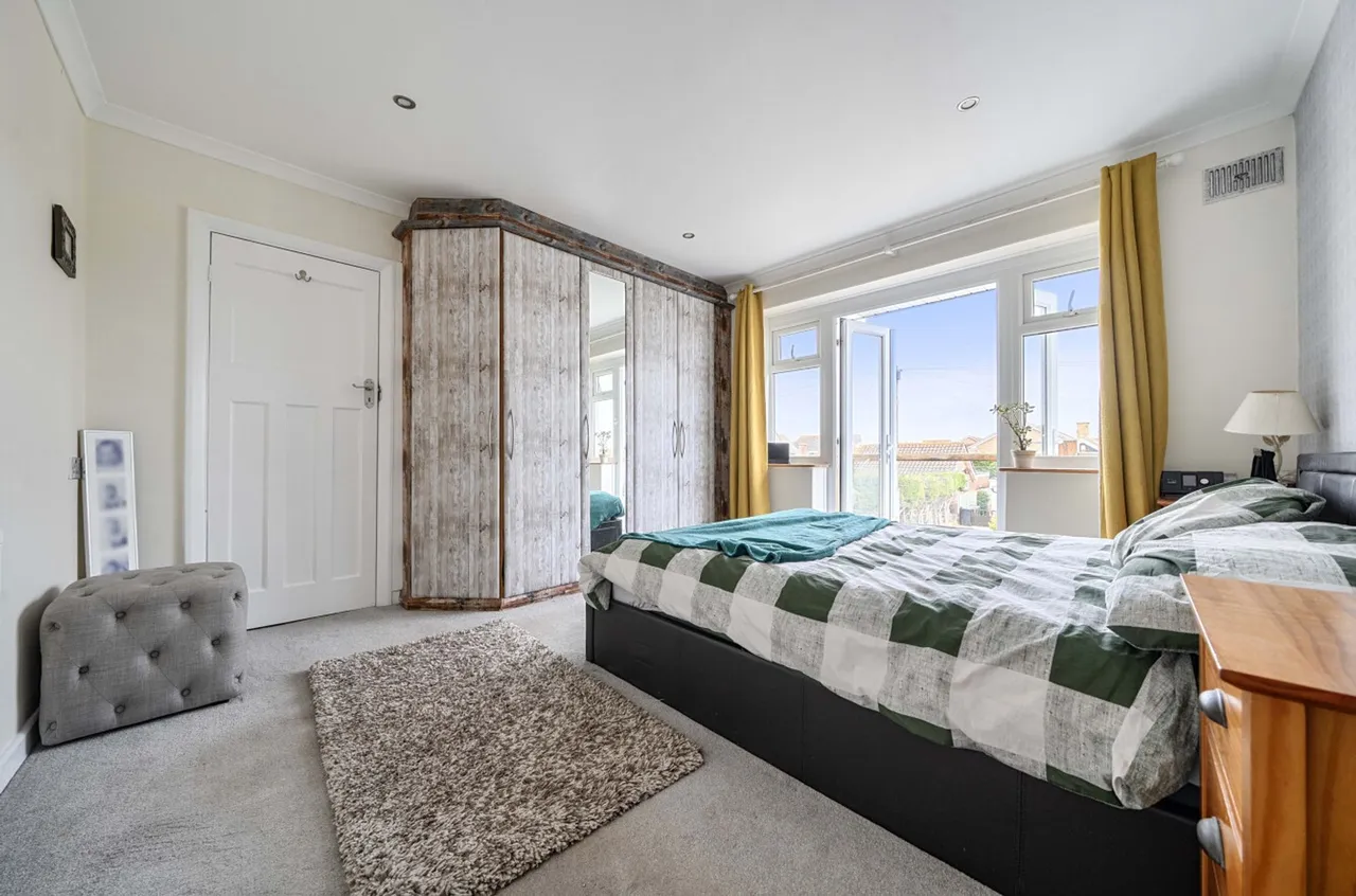 Southdean Drive, Middleton-On-Sea, PO22, photo 9